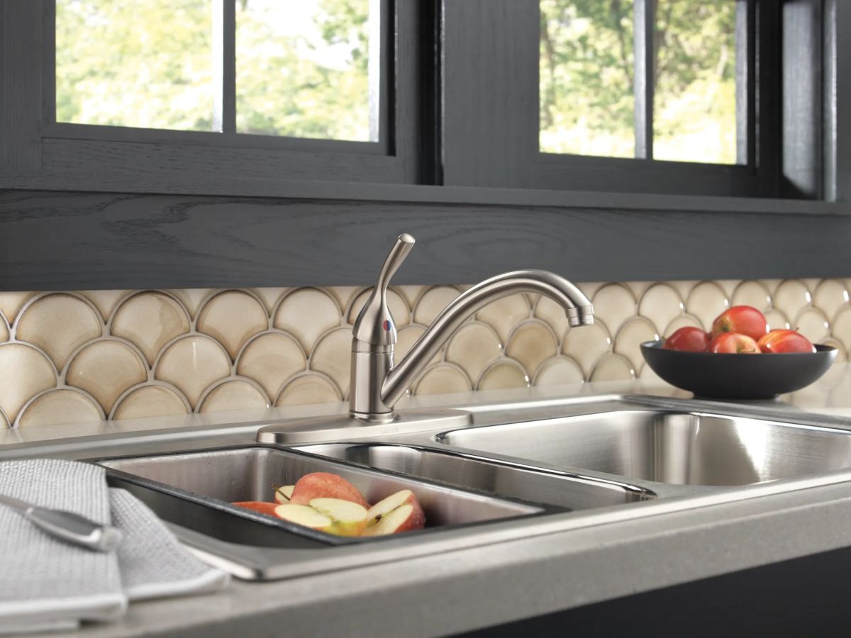 DELTA 134 / 100 / 300 / 400 Series Single Handle Kitchen Faucet — Stainless