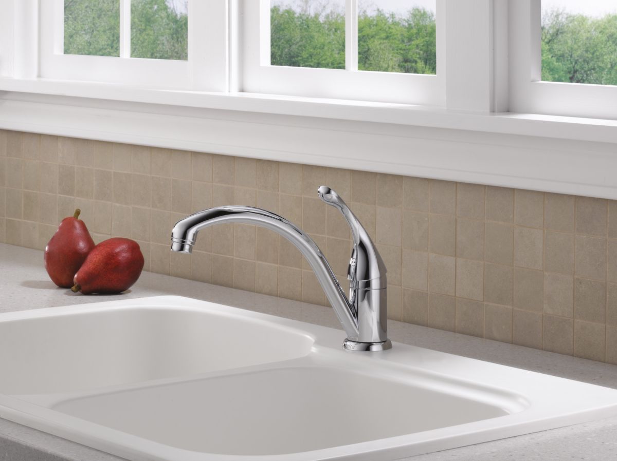 DELTA Collins Single Handle Kitchen Faucet — Chrome