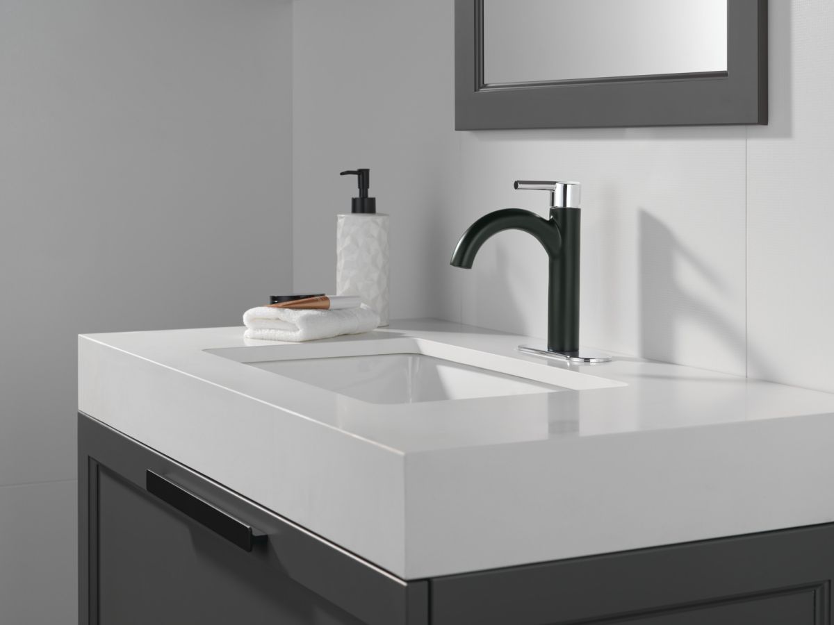 DELTA Nicoli Single Handle Bathroom Faucet — Matte Black / Chrome
