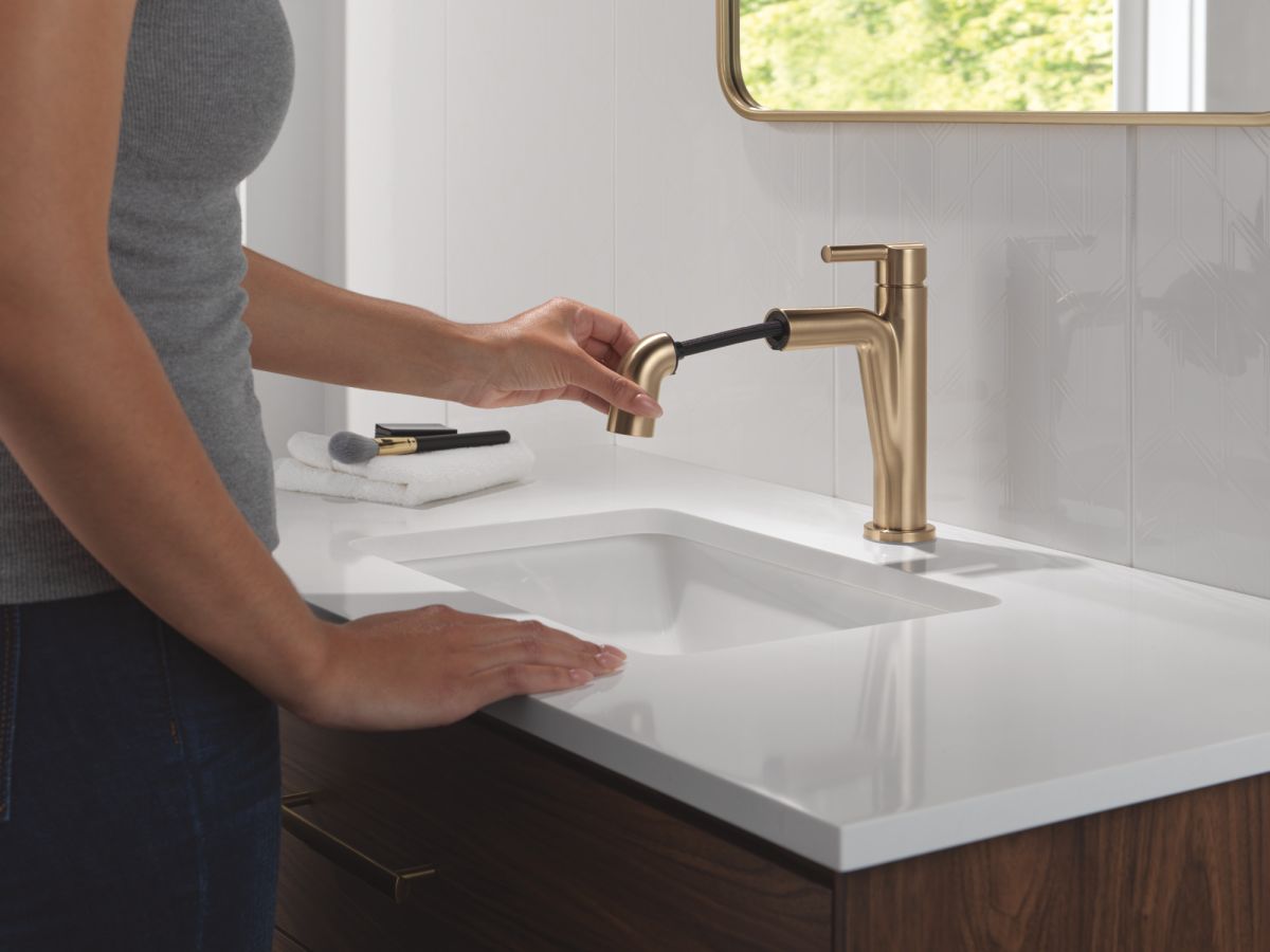 DELTA Nicoli Single Handle Pull-Down Bathroom Faucet — Champagne Bronze
