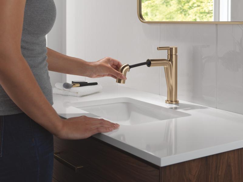 DELTA Nicoli Single Handle Pull-Down Bathroom Faucet — Champagne Bronze