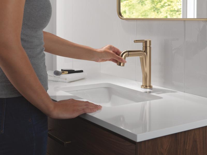 DELTA Nicoli Single Handle Pull-Down Bathroom Faucet — Champagne Bronze