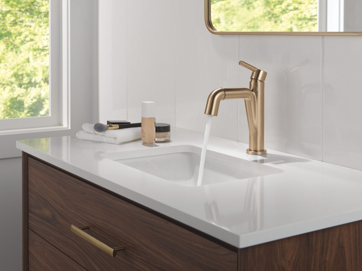 DELTA Nicoli Single Handle Pull-Down Bathroom Faucet — Champagne Bronze