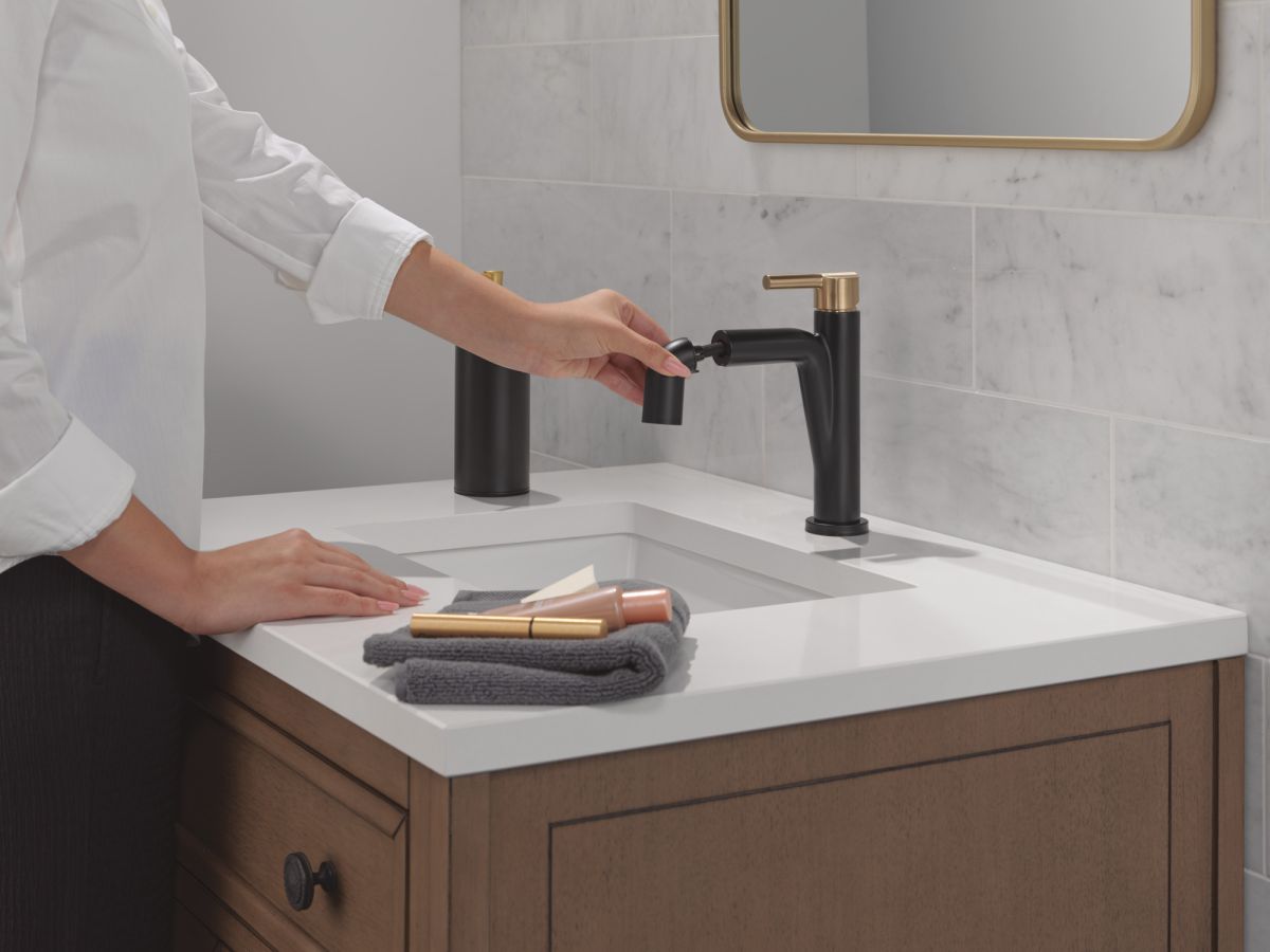 DELTA Nicoli Single Handle Pull-Down Bathroom Faucet — Matte Black / Champagne Bronze