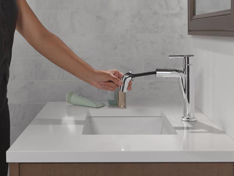 DELTA Nicoli Single Handle Pull-Down Bathroom Faucet — Chrome