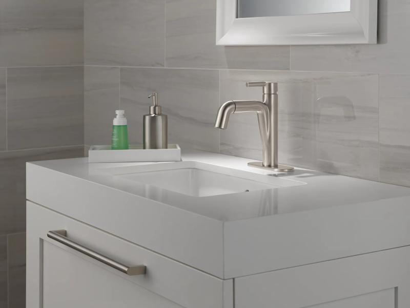 DELTA Nicoli Single Handle Pull-Down Bathroom Faucet — Stainless
