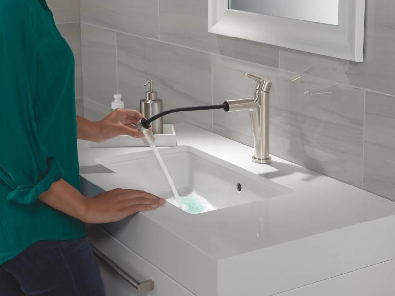 DELTA Nicoli Single Handle Pull-Down Bathroom Faucet — Stainless