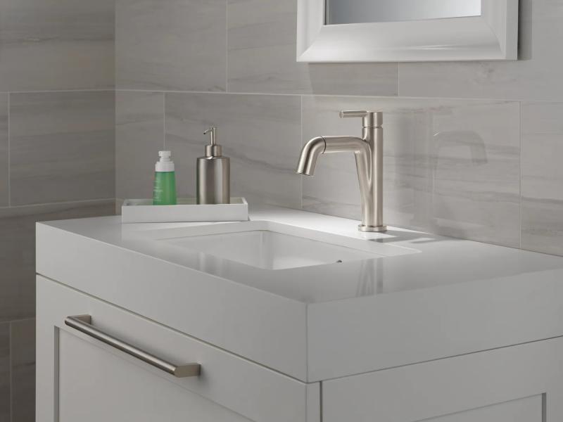 DELTA Nicoli Single Handle Pull-Down Bathroom Faucet — Stainless