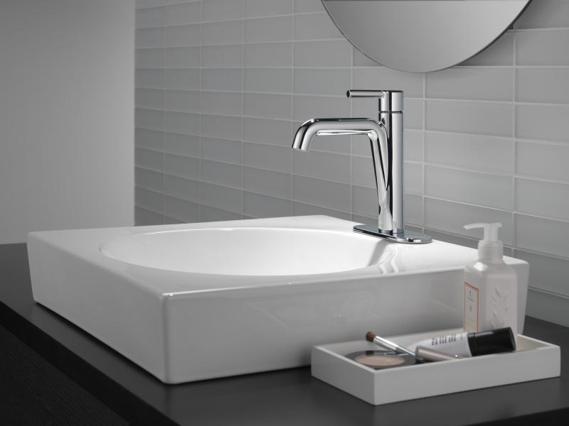 DELTA Nicoli Single Handle Bathroom Faucet — Chrome
