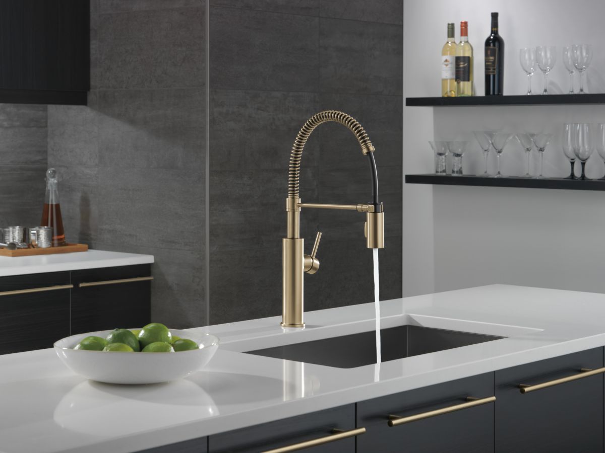 DELTA Antoni Single-Handle Pull-Down Spring Kitchen Faucet — Champagne Bronze