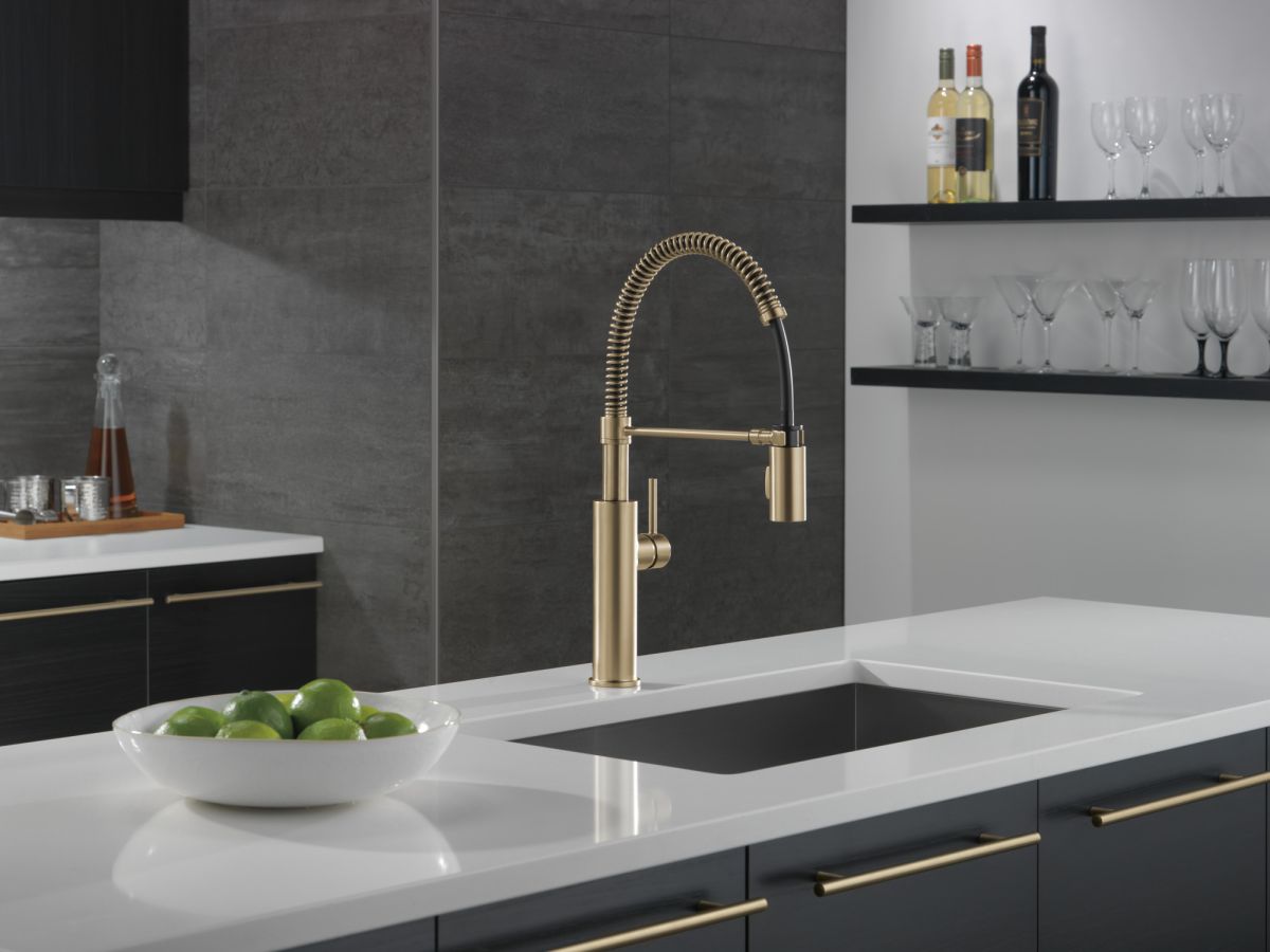 DELTA Antoni Single-Handle Pull-Down Spring Kitchen Faucet — Champagne Bronze