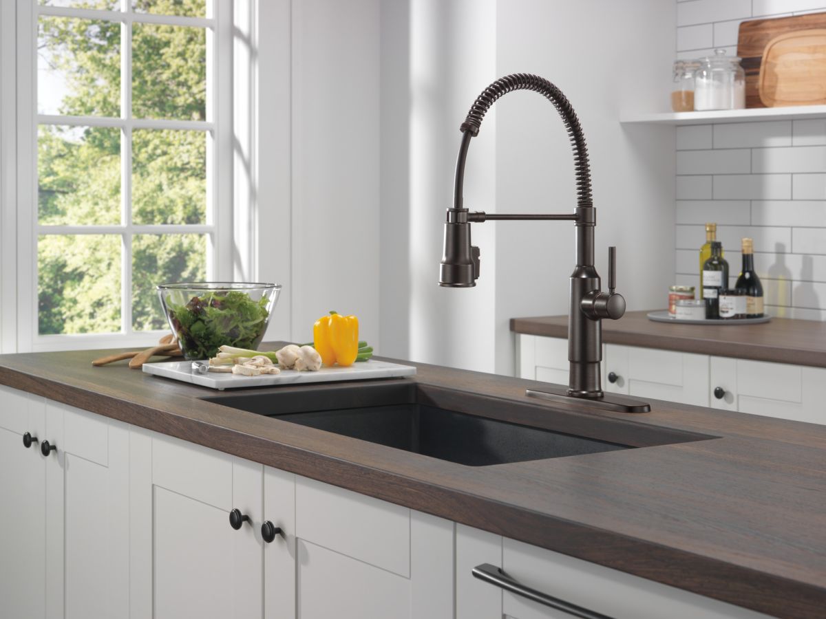 DELTA Theodora Single-Handle Pull-Down Spring Kitchen Faucet — Venetian Bronze