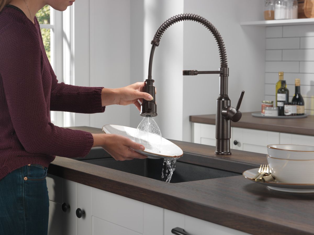 DELTA Theodora Single-Handle Pull-Down Spring Kitchen Faucet — Venetian Bronze