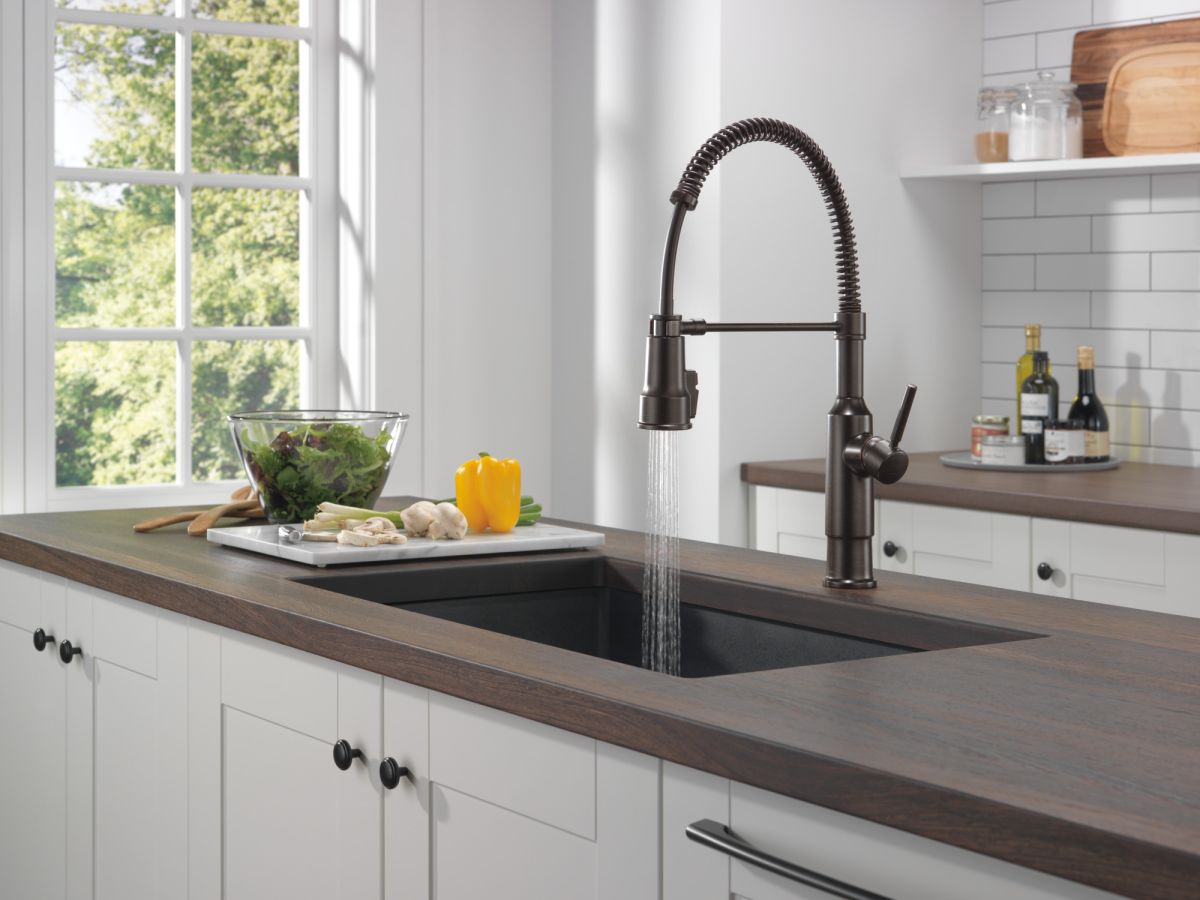 DELTA Theodora Single-Handle Pull-Down Spring Kitchen Faucet — Venetian Bronze