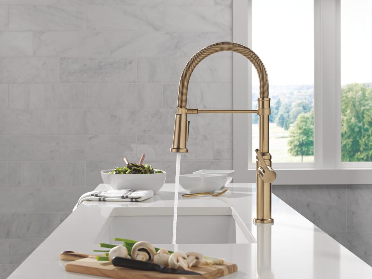 DELTA Rhett Single Handle Pull-Down Spring Kitchen Faucet — Champagne Bronze