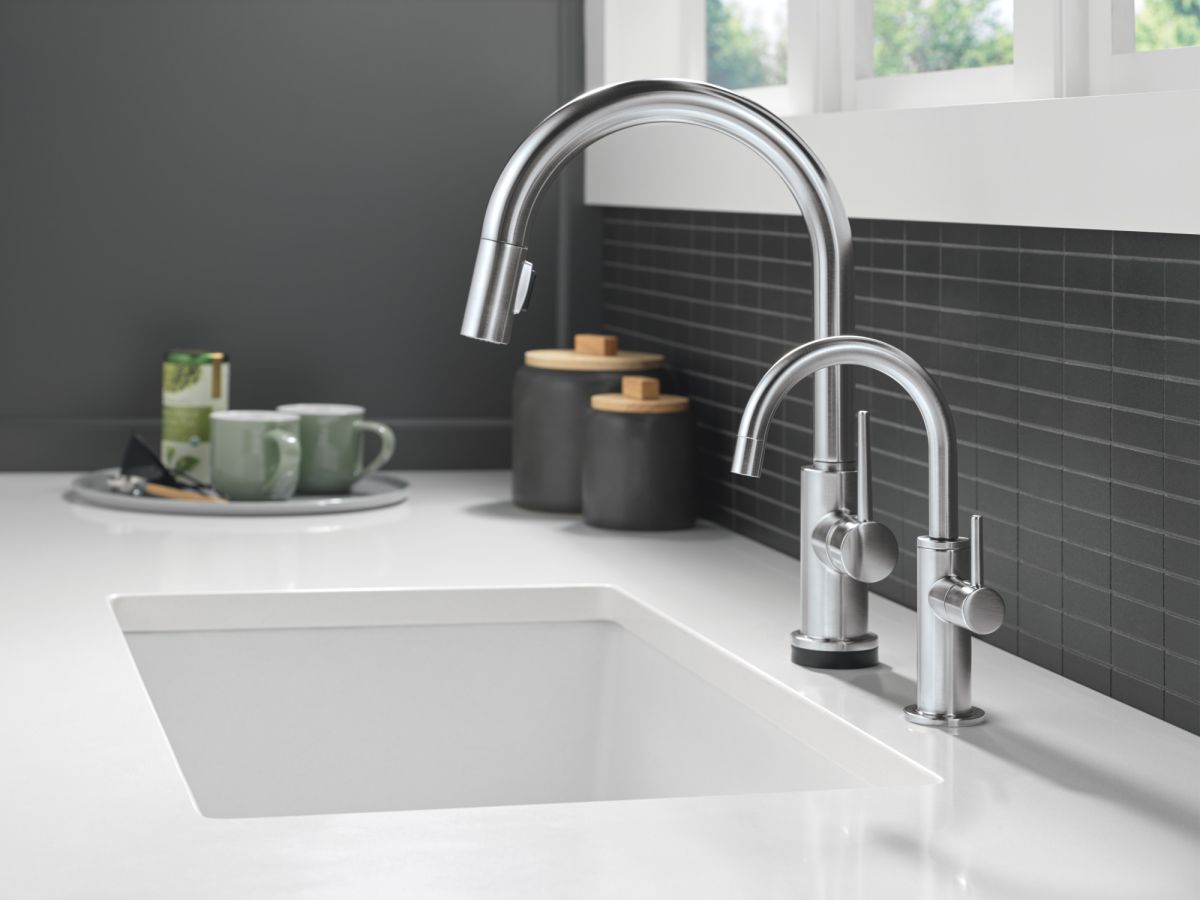 DELTA Other Contemporary Round Beverage Faucet — Arctic Stainless