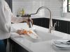 DELTA Lenta Single-Handle Pull-Down Kitchen Faucet — Spotshield Stainless
