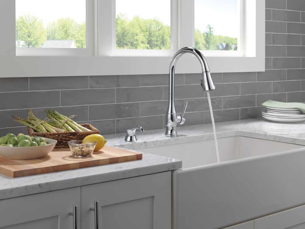 DELTA Hazelwood Single Handle Pull-Down Kitchen Faucet with Soap Dispenser and ShieldSpray Technology — Chrome