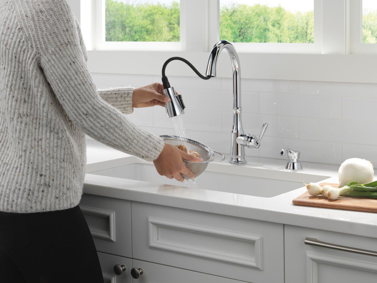 DELTA Capertee Single Handle Pull-Down Kitchen Faucet with Soap Dispenser and ShieldSpray Technology — Chrome