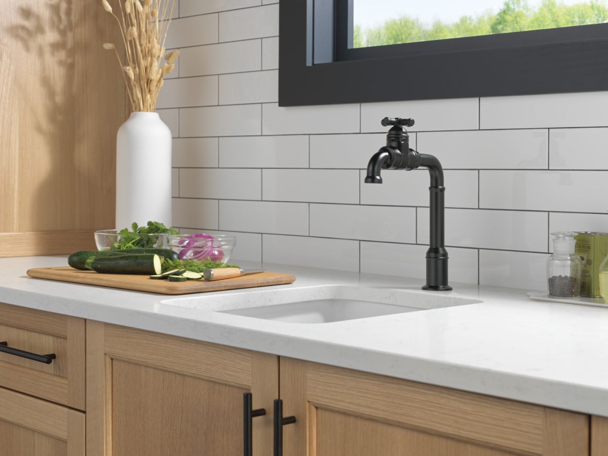 DELTA Broderick True Bar Kitchen Faucet — Matte Black