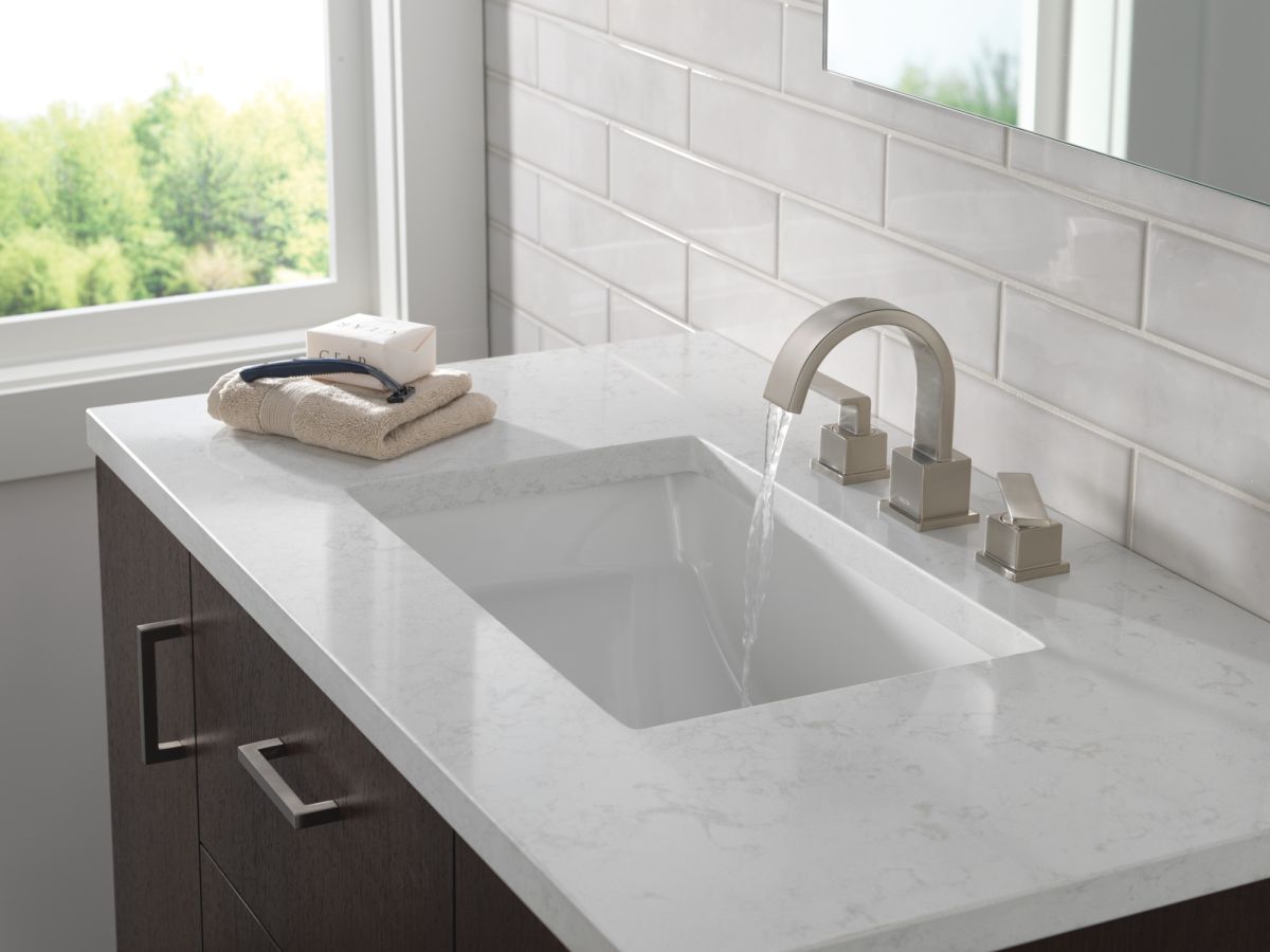 DELTA Vero Two Handle Widespread Bathroom Faucet — Stainless