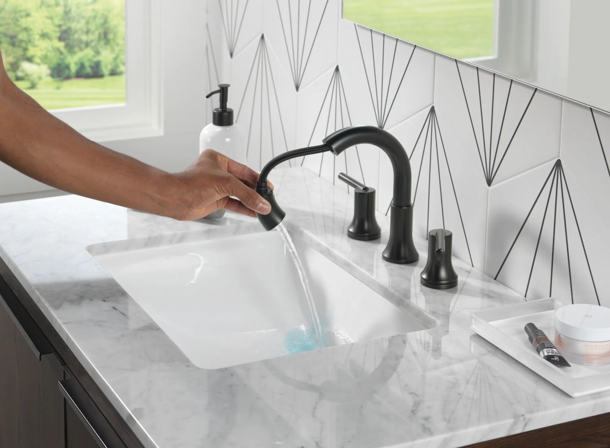 DELTA Trinsic Two Handle Widespread Pull Down Bathroom Faucet — Matte Black