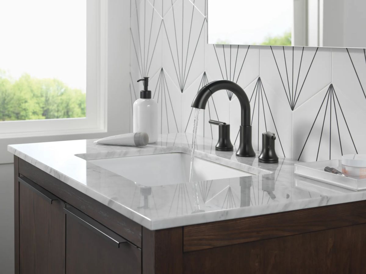 DELTA Trinsic Two Handle Widespread Pull Down Bathroom Faucet — Matte Black