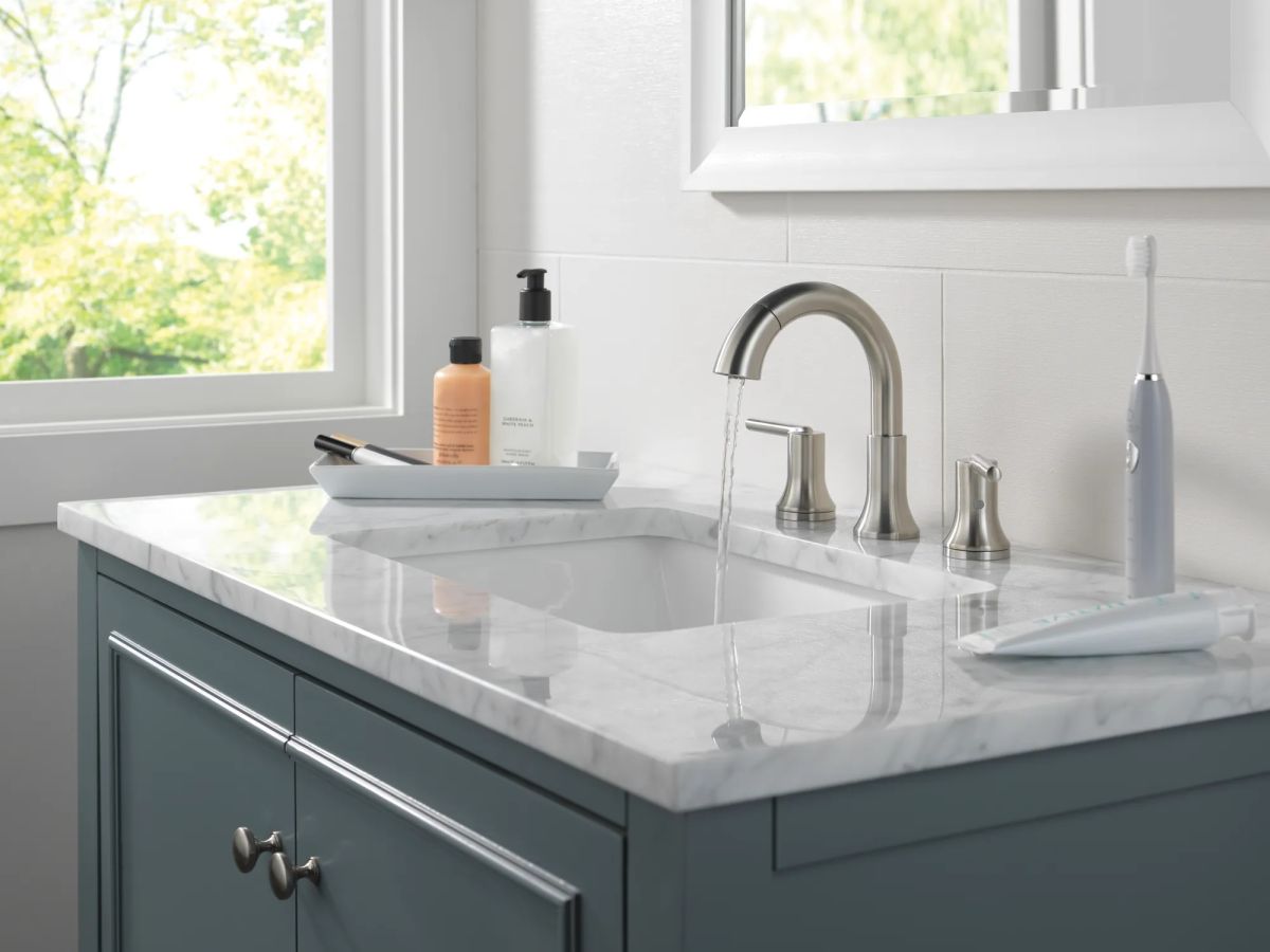 DELTA Trinsic Two Handle Widespread Pull Down Bathroom Faucet — Stainless