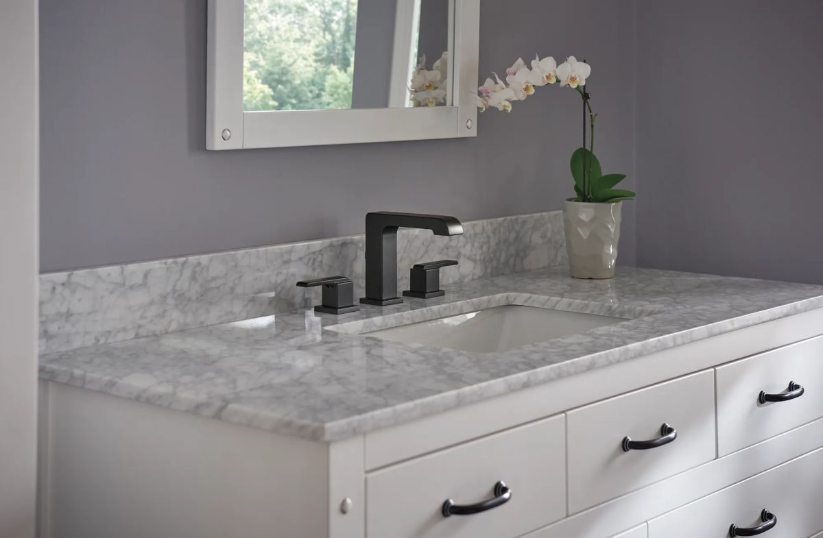 DELTA Ara Two Handle Widespread Bathroom Faucet — Matte Black