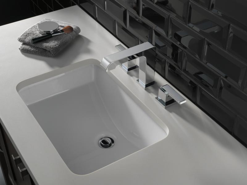DELTA Ara Two Handle Widespread Bathroom Faucet — Chrome