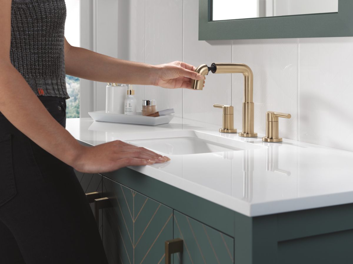 DELTA Nicoli Two Handle Widespread Pull-Down Bathroom Faucet — Champagne Bronze