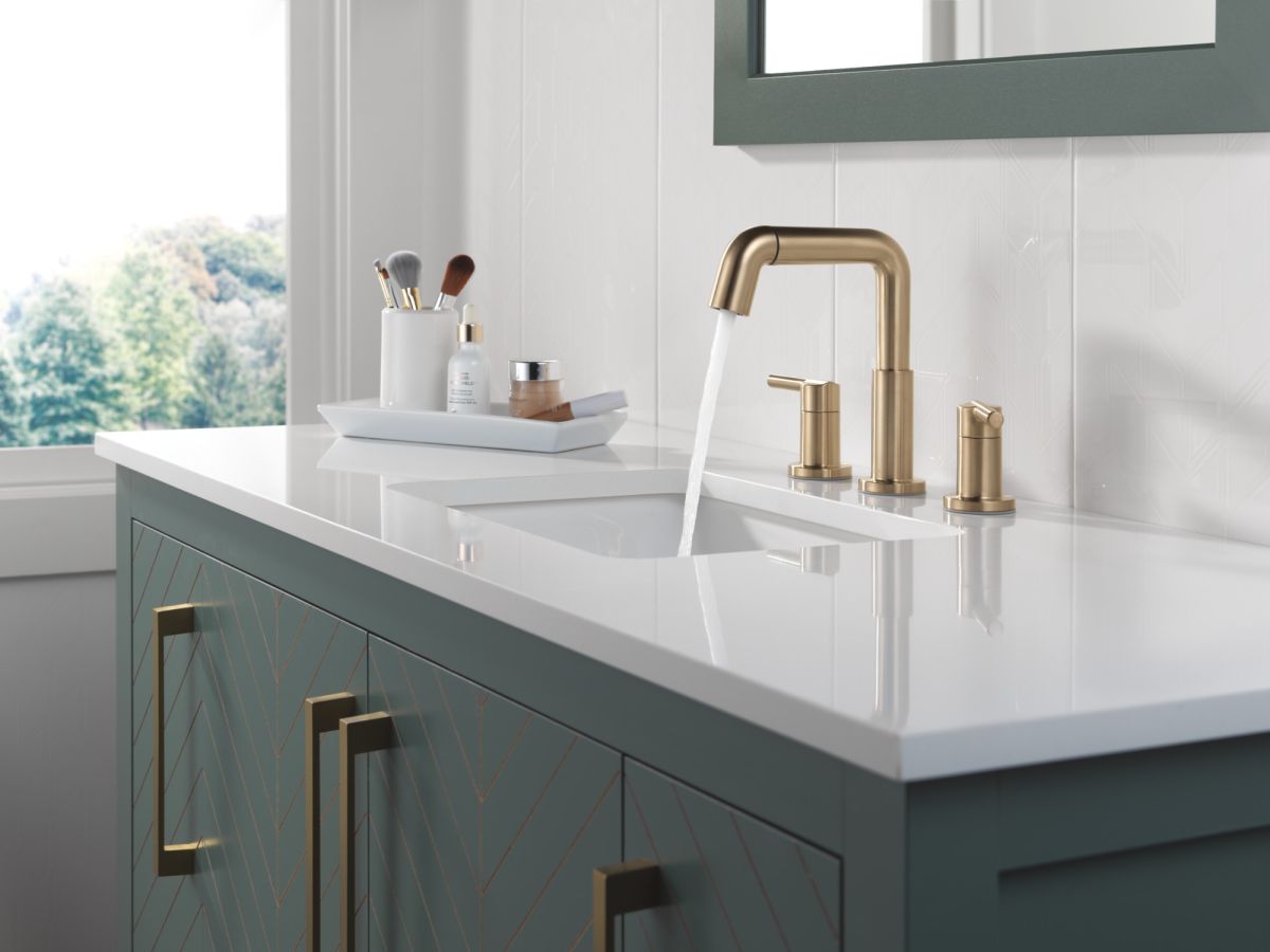 DELTA Nicoli Two Handle Widespread Pull-Down Bathroom Faucet — Champagne Bronze
