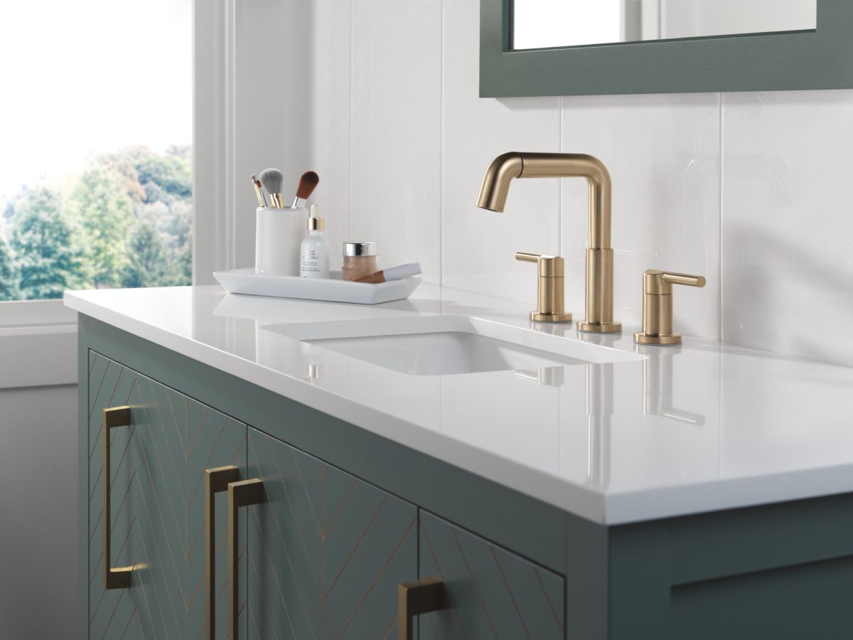 DELTA Nicoli Two Handle Widespread Pull-Down Bathroom Faucet — Champagne Bronze