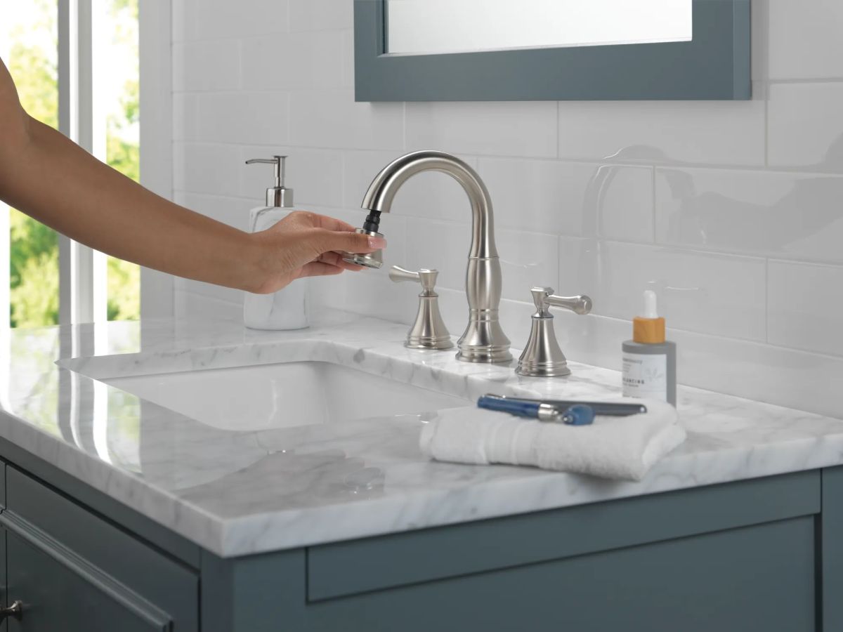 DELTA Cassidy Two Handle Widespread Pull Down Bathroom Faucet — Stainless