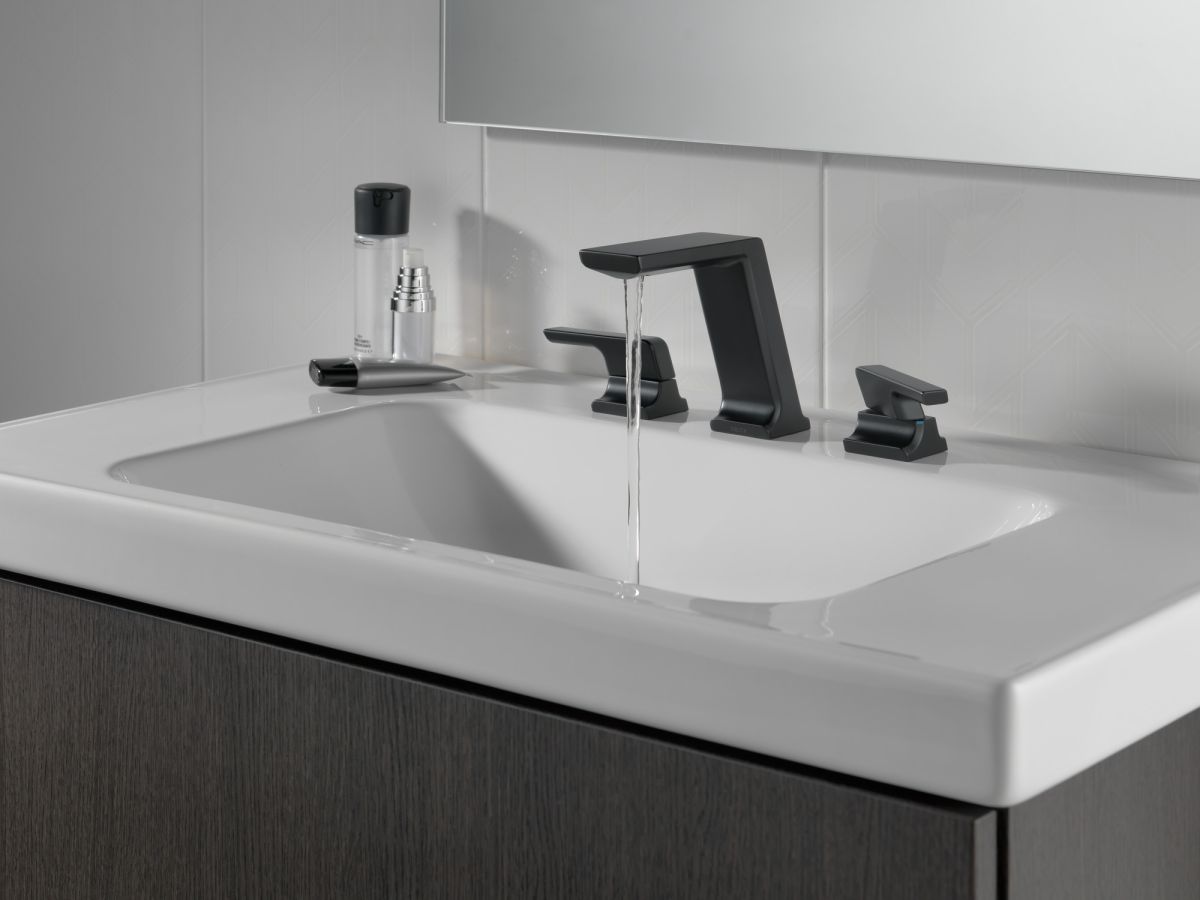 DELTA Pivotal Two Handle Widespread Bathroom Faucet — Matte Black