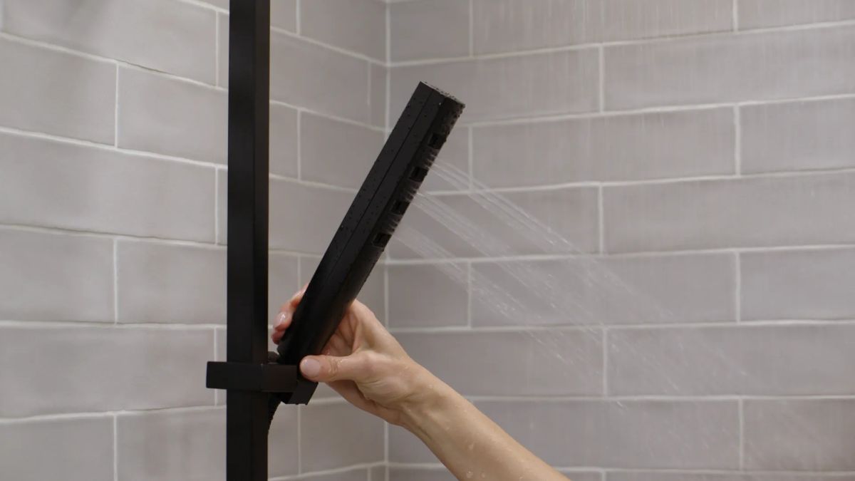 DELTA Universal Showering Components H2OKINETIC Hand Shower 1.75 GPM w/Slide Bar 4S — Matte Black