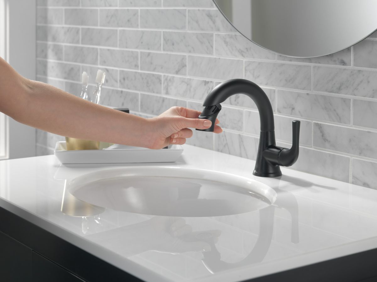 DELTA Kayra Single Handle Pull-Down Bathroom Faucet — Matte Black