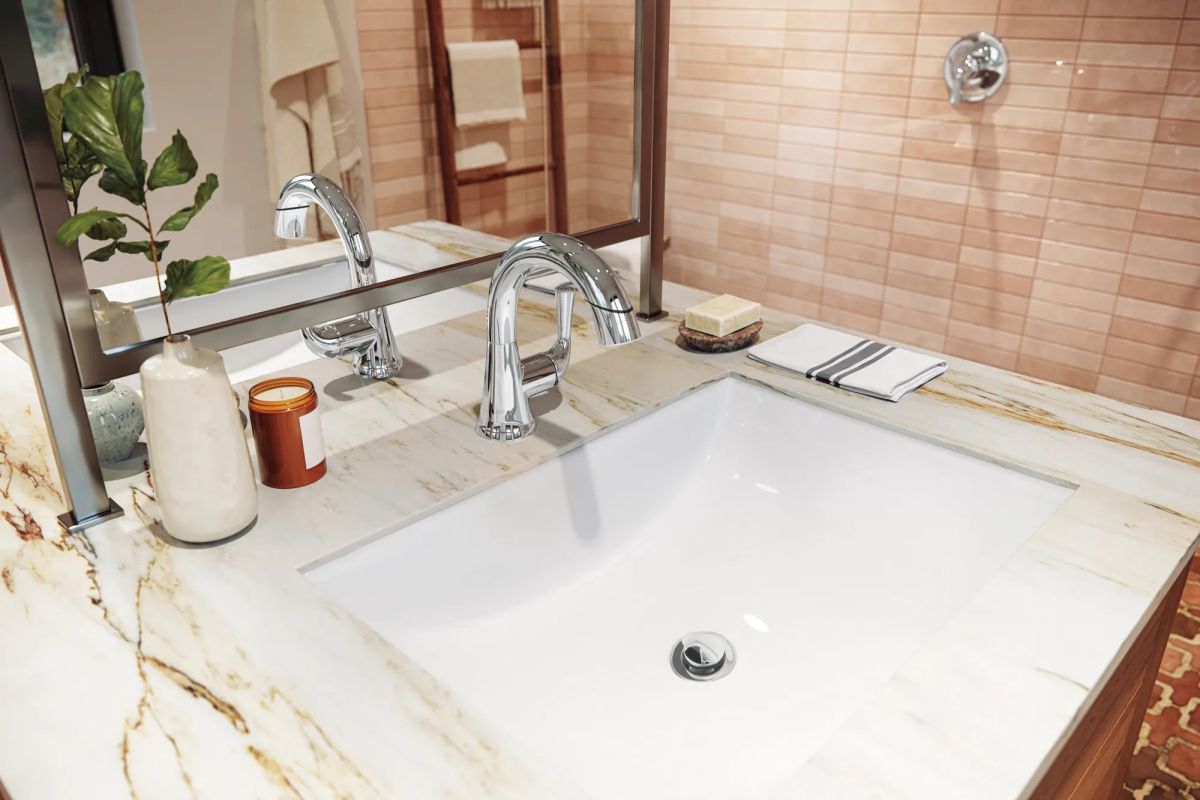DELTA Kayra Single Handle Pull-Down Bathroom Faucet — Chrome