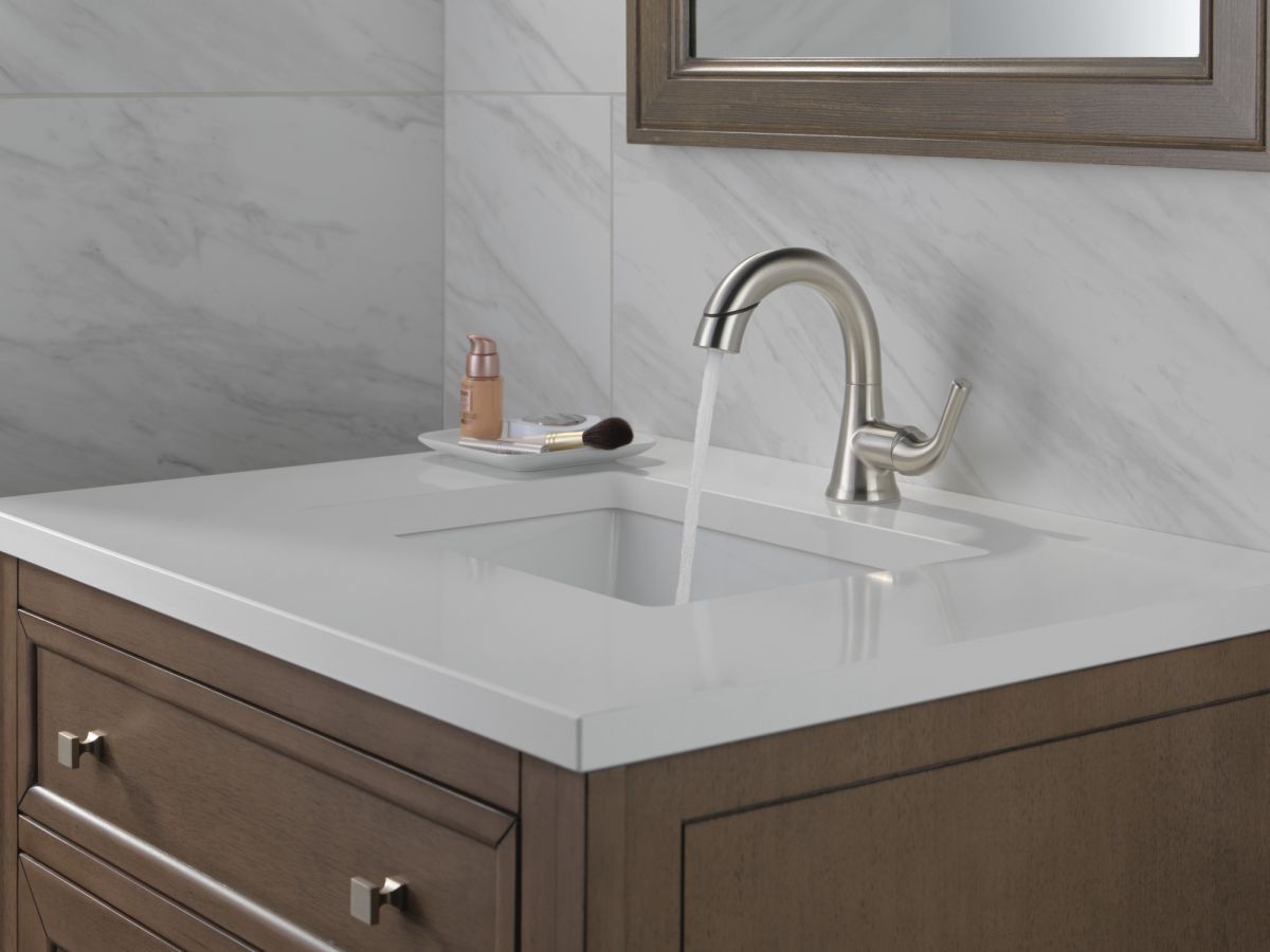 DELTA Kayra Single Handle Pull-Down Bathroom Faucet — Stainless