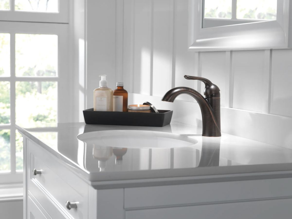 DELTA Lahara Single Handle Bathroom Faucet — Venetian Bronze