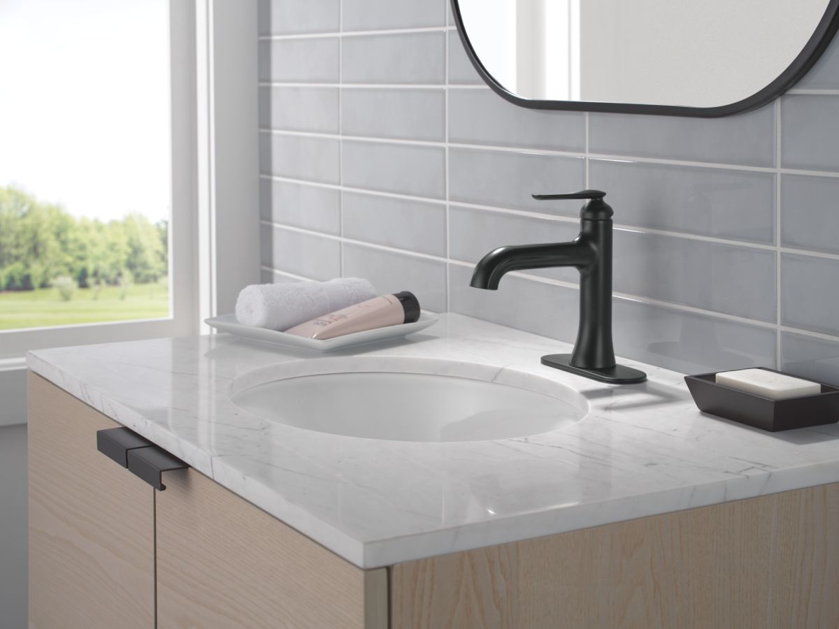 DELTA Bonacci Single Handle Bathroom Faucet — Matte Black