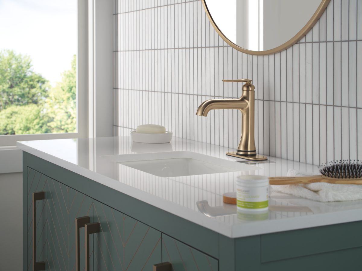 DELTA Bonacci Single Handle Bathroom Faucet with Touch20 with Touchless Technology — Lumicoat® Champagne Bronze
