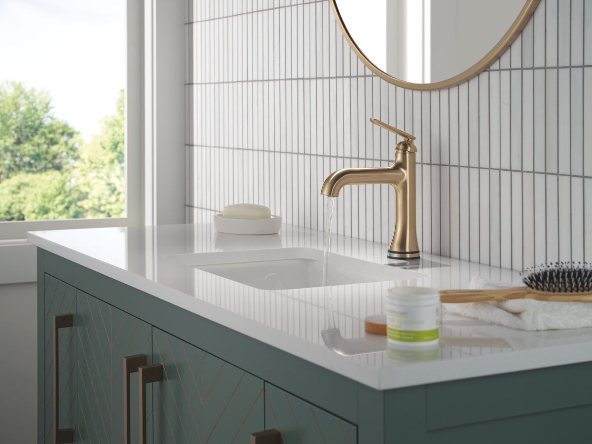 DELTA Bonacci Single Handle Bathroom Faucet with Touch20 with Touchless Technology — Lumicoat® Champagne Bronze