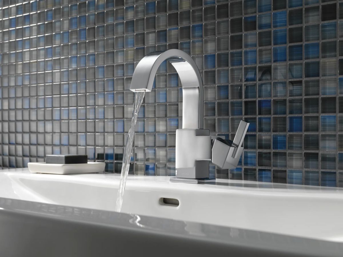 DELTA Vero Single Handle Bathroom Faucet — Chrome