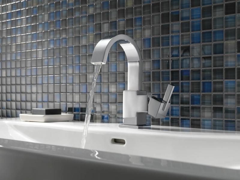 DELTA Vero Single Handle Bathroom Faucet — Chrome
