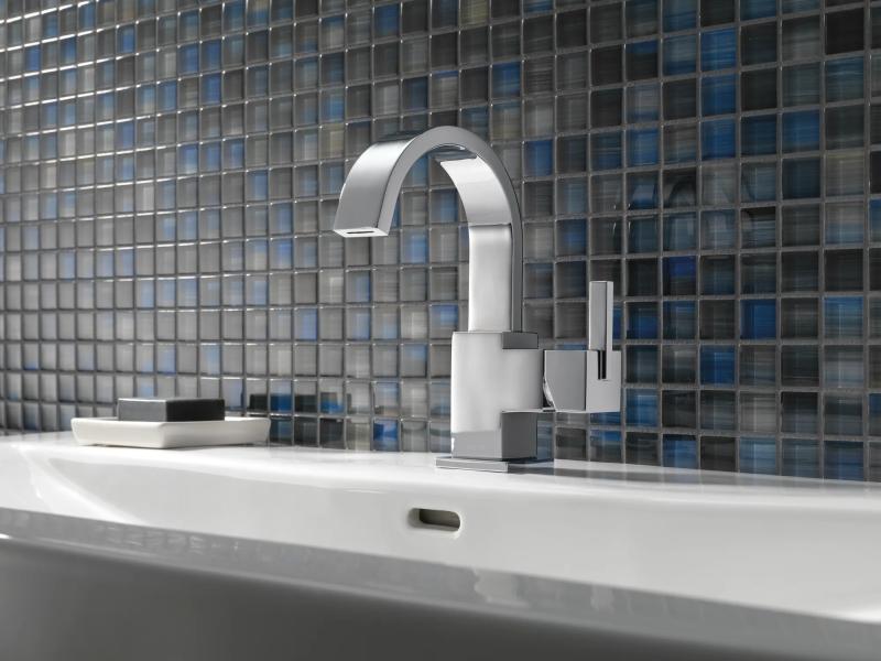 DELTA Vero Single Handle Bathroom Faucet — Chrome