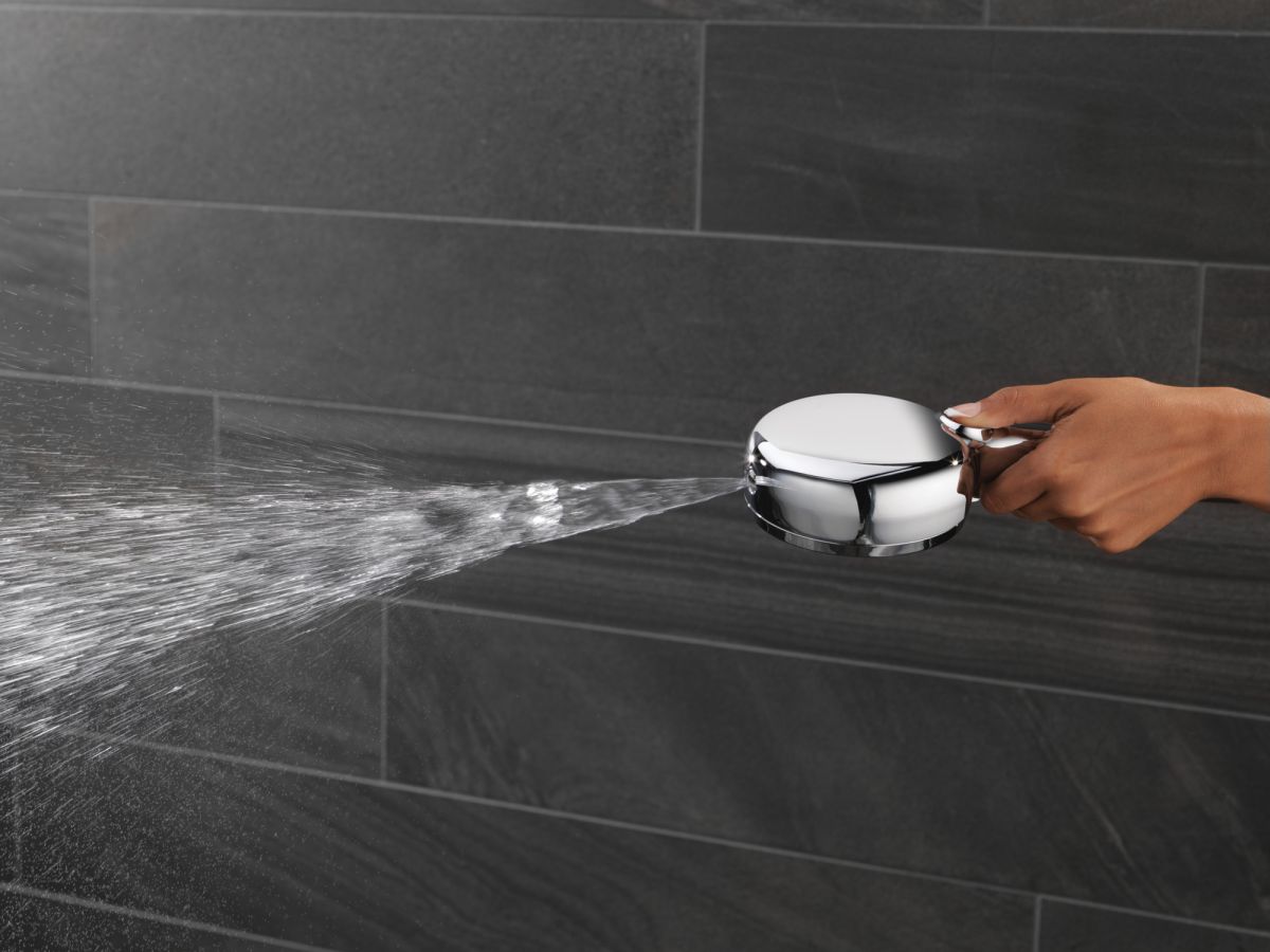 DELTA Universal Showering Components 6-Setting Hand Shower with Cleaning Spray — Chrome