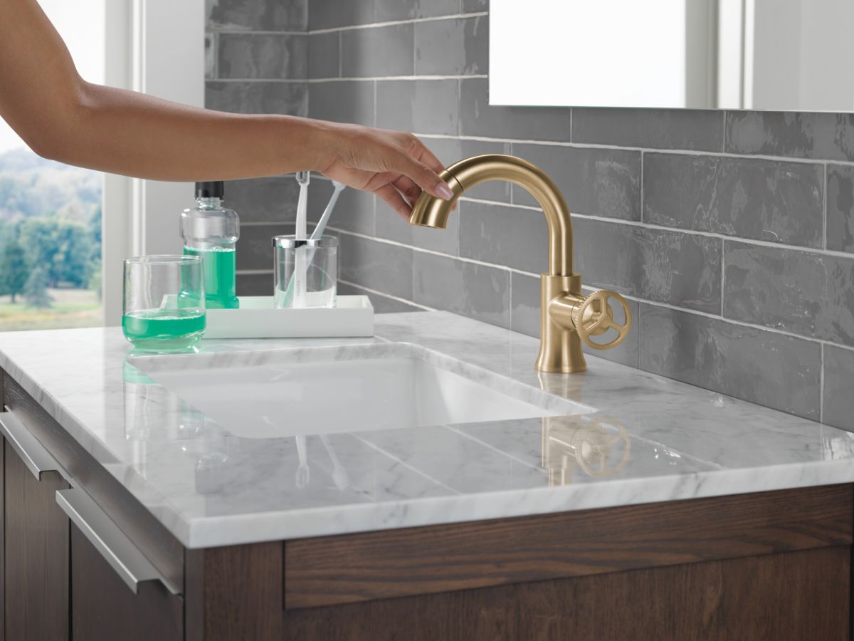 DELTA Trinsic Single Handle Pull-Down Bathroom Faucet — Champagne Bronze
