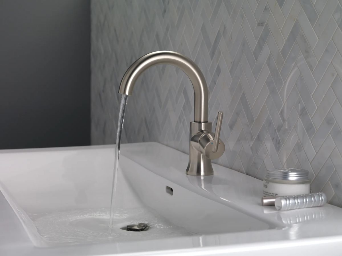 DELTA Trinsic Single Handle High-Arc Bathroom Faucet — Stainless
