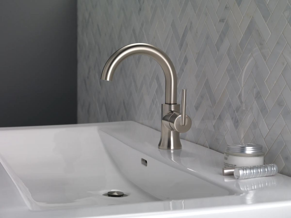 DELTA Trinsic Single Handle High-Arc Bathroom Faucet — Stainless